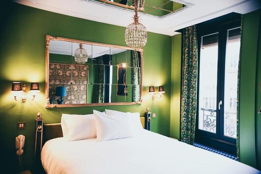 Chambre grand lit verte